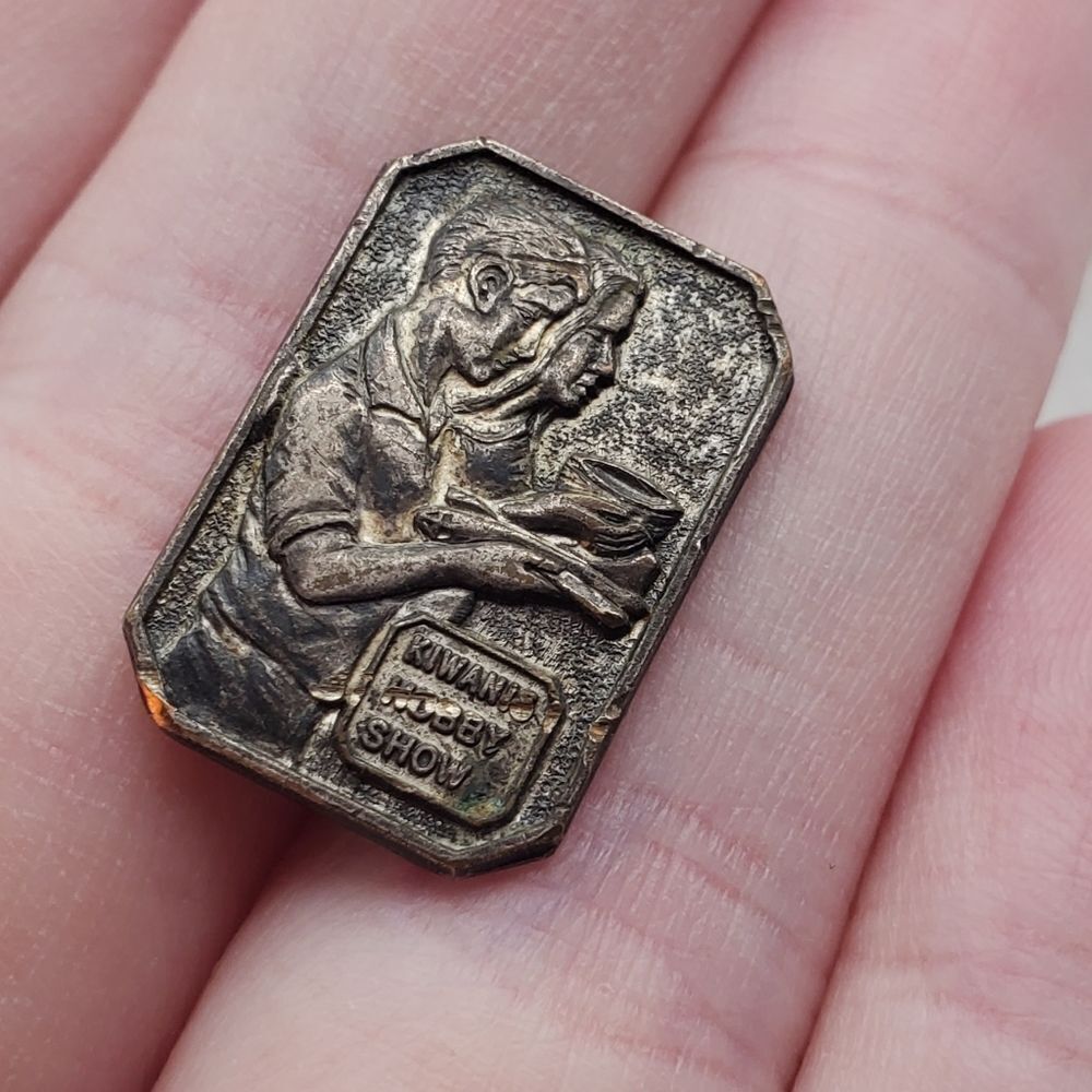 Antique sterling silver medal‎ brooch pin